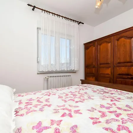 Vesna Apartment Seget Vranjica