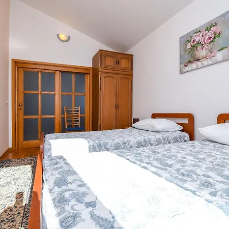 Vesna Apartment Seget Vranjica